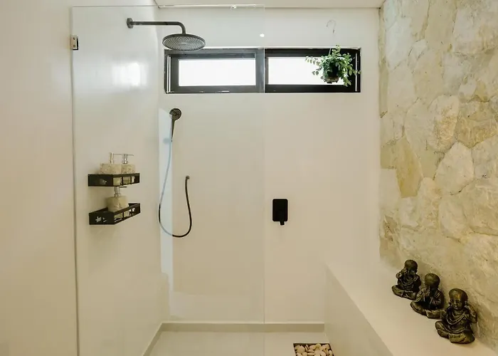 Tamu 2 Villa